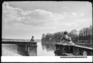 Dresden, Schloss Pillnitz an der Elbe, Freitreppe zur Elbe
