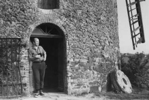 Falkenhain-Voigtshain. Turmholländer, Eingang