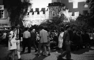 Freiburg: Grünwälderstraße, Gerberau; Fest an der Stadtmauer