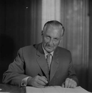 Porträt Herr Prof. Hugo Kuntze