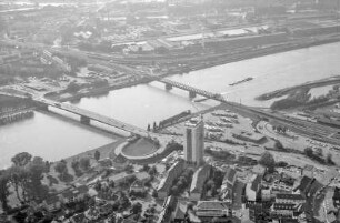 Kehl: Rheinbrücken, Europabrücke, von der Kehler Seite