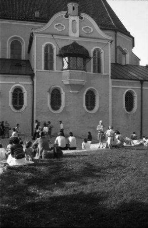 Andechs: Klosterkirche, runde Außenfassade