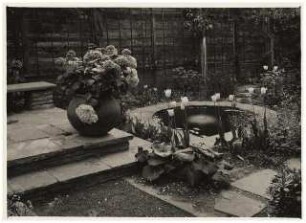 Garten Richard Birnbach, Berlin-Lichterfelde: Becken und Kübel