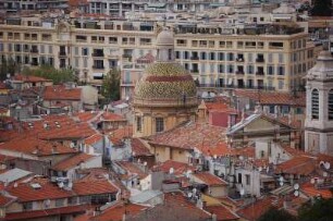 Nizza - Stadtübersicht : Blick vom Schlossberg auf Stadtzentrum mit Kathedrale von Nizza, aufgenommen 2006