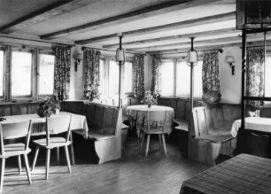 Bühl (Baden). Gasthaus Wegle. Gastraum