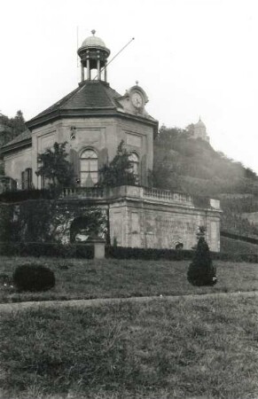 Radebeul, Am Jacobstein 22. Schloss Wackerbarth (1728-1729; J. C. Knöffel). Belvedere. Ansicht von Südwest