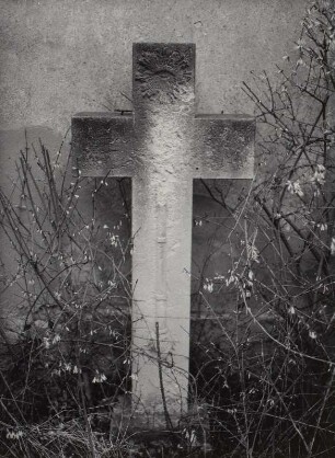Maxen, Grabkreuz : Maxen (Kreis Sächsische Schweiz), Grabkreuz, Sandstein, 1. Hälfte 19. Jahrhundert, Kirchhof