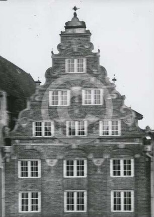 Fassade und Giebel des Bürgerhauses Heilig-Geist-Strasse 3 in Elbing
