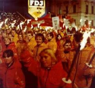 Fackelzug der FDJ zum 30. Jahrestag der DDR