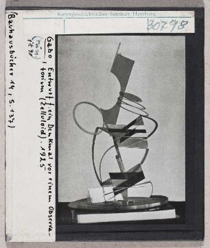 Naum Gabo: Entwurf für ein Denkmal vor einem Observatorium, Zelluloid, 1925