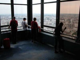 Besucher auf dem Hochhaus Tour Montparnasse