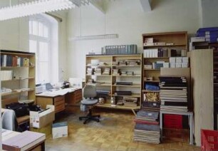 Sächsische Landesbibliothek - Staats- und Universitätsbibliothek Dresden. Zentralbibliothek (ehem. Landesbibliothek). 2. Obergeschoss. Einbandstelle : Dresden-Neustadt, Marienallee 12. Sächsische Landesbibliothek - Staats- und Universitätsbibliothek Dresden. Zentralbibliothek (ehem. Landesbibliothek). 2. Obergeschoss. Einbandstelle