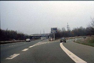 Einfahrt in Tangente Nordost (Weinheim Richtung Frankfurt) von Hauptfahrbahn Nord (Weinheim Richtung Mannheim)