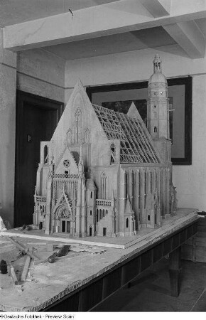 Holzmodell der Leipziger Thomaskirche im Bau