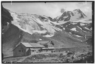 Stubaier Alpen. Dresdner Hütte (2308 Meter)