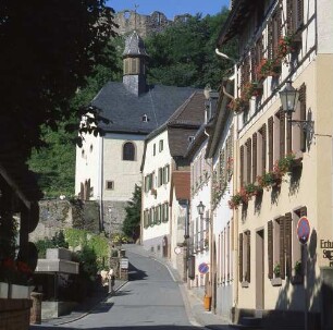 Lindenfels. Blick über die Kirche zur Burg Lindenfels