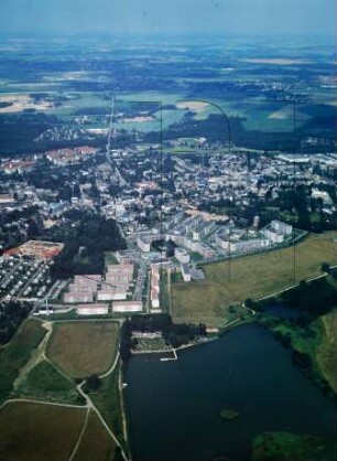 Wohngebiet in Limbach-Oberfrohna-Pleißa : Blickrichtung Norden vom "Großen Teich" zur Innenstadt