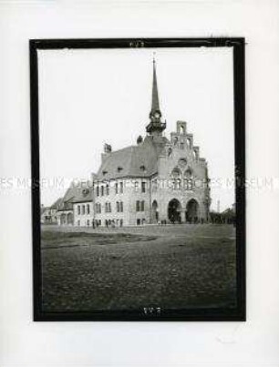 Außenansicht des Rathauses der Stadt Nauen