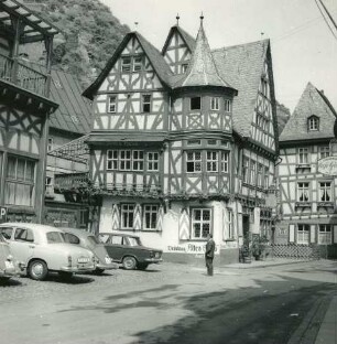 Bacharach. Fachwerkhaus am Markt (Weinhaus, "Altes Haus"). Straßenansicht