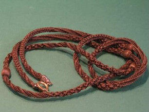 KETTE AUS HAAREN