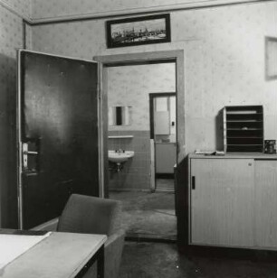 Erdgeschoß. Personalzimmer