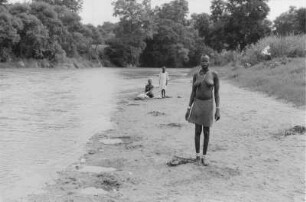 Am Flussufer (Äthiopienreise 1937/1938 - 7. Flugreise nach Dembi Dolo und Ausflüge ins Umland)