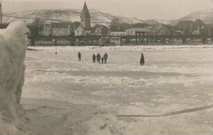 Eisdecke vor Winningen