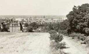 Dresden-Plauen. Blick von der Südhöhe nach Norden auf das Stadtzentrum vom Hauptbahnhof bis zum Pirnaischen Platz