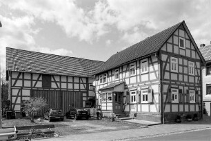 Wohnhaus und Scheune (Hofreite, Fachwerk); Gemünden, Schafhofstraße 6