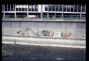 Graffiti in Freiburg - Leo-Wohleb-Brücke