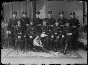 Gruppenbild SS-Formation