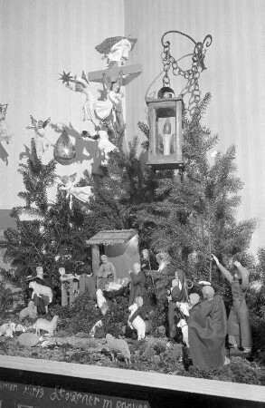 Krippe der Künstlerin Anna Fehrle im Pfarrhaus der Altkatholischen Christi-Auferstehungs-Gemeinde.