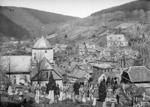 Ruhla, Stadtansicht mit Concordiakirche und Trinitatiskirche im Hintergrund