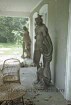 Waldstraße 4: Auberghof: Landhaus: Rückfront: Detailaufnahme: Skulpturen auf Veranda
