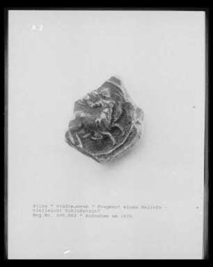 Fragment eines Reliefs - vielleicht Schlußstein?