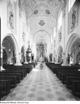 Landsberg am Lech. Stadtpfarrkirche Mariä Himmelfahrt. Innenansicht
