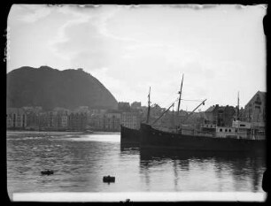 Aalesund: Morgendämmerung am Hafen