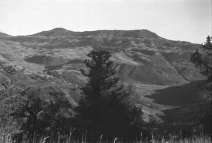 Tallandschaft : Blick auf Burka-Tal (1650 m) und Erhebungen (2900 m) des Chercher-Gebirges.
