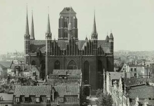 Danzig. Ansicht der Ostseite der Marienkirche vom Turm der Sternwarte aus