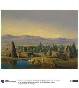 Häuser und Kuhmistpyramiden armenischer Dorfbewohner