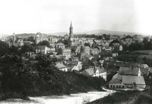 Eibenstock, Stadtansicht : Eibenstock. Ortsansicht mit Rathaus und Stadtkirche. Blick nach Nordosten