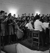 Theodor-Mommsen-Schule: Hamburger Straße: Theodor-Mommsen-Fest: Schulchor und Schulorchester unter der Leitung von Fritz Alshuth