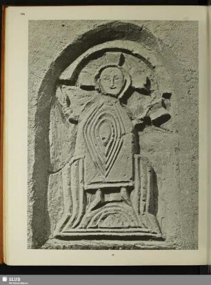 [79. Saint-Bénoît-sur-Loire (Loiret), in der Außenwand des Magdalenenhauses vermauertes Relief, spätestens um 1000]