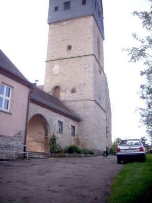 Turm und Torbau von Nordwesten