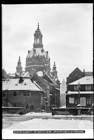 Dresden im Schnee, Blick zur Frauenkirche