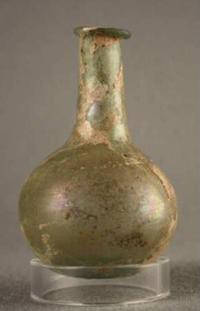Flasche in Kugelform mit hohem Hals