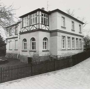 Ehemalige Schule, Pfarramt der evangelischen Auenkirche