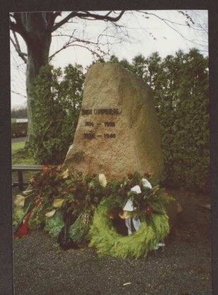 Kriegerdenkmal in Brüntrup. Blomberg. Brüntrup. Papierabzug