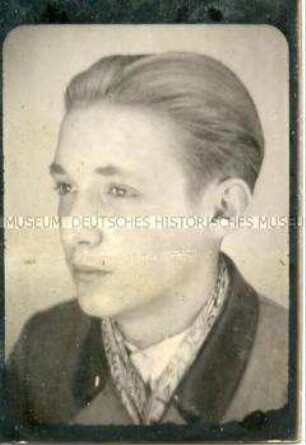 Passfoto Harry Weiss' aus dem Indochina-Konvolut des Legionärs Harry Weiss