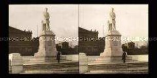 Denkmal des Generalfeldmarschalls von Moltke, Königsplatz Berlin